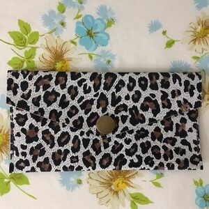 Hand Crafted 🐆 Leopard Print Clutch